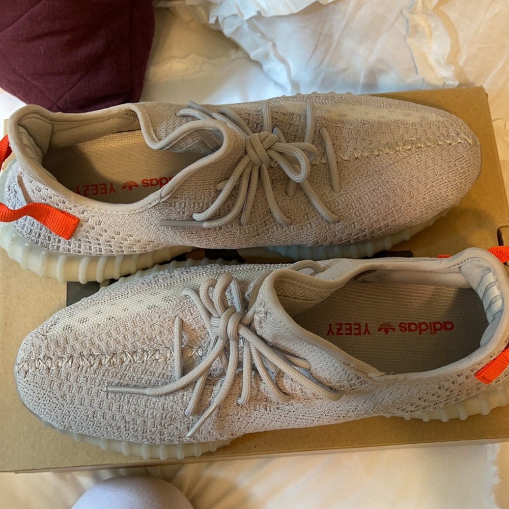 Yeezy - Picture 2 of 3